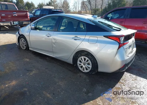 2021 Toyota Prius Le z USA, uszkodzony, nr VIN JTDKAMFU6M3142137